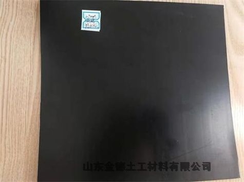 潮州土工膜1.2mm厚-垃圾填埋場(chǎng)復合防水毯-膨潤土毯每平方6千克