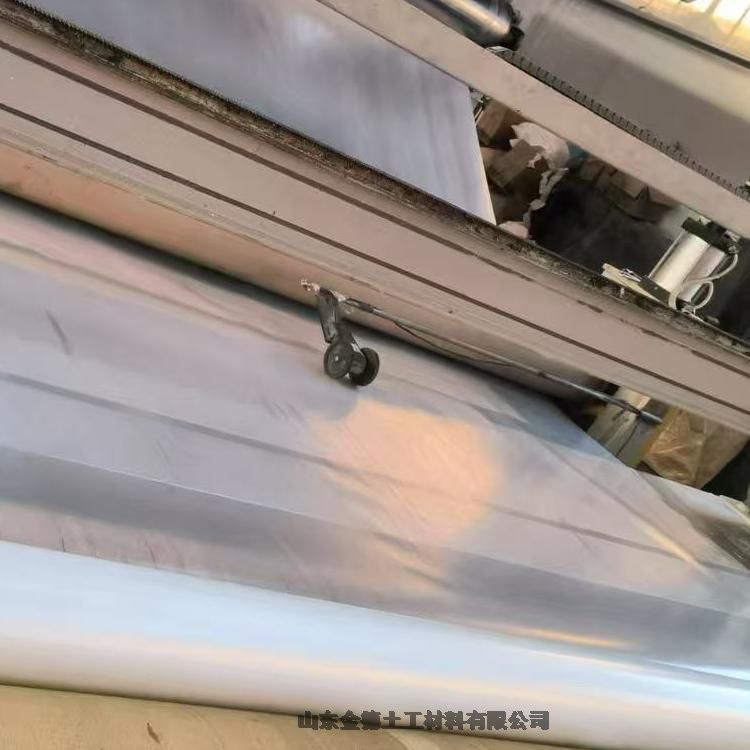 涵洞防滲采用 1.5mm厚PE防水板-抗紫外線(xiàn)輻射防老化